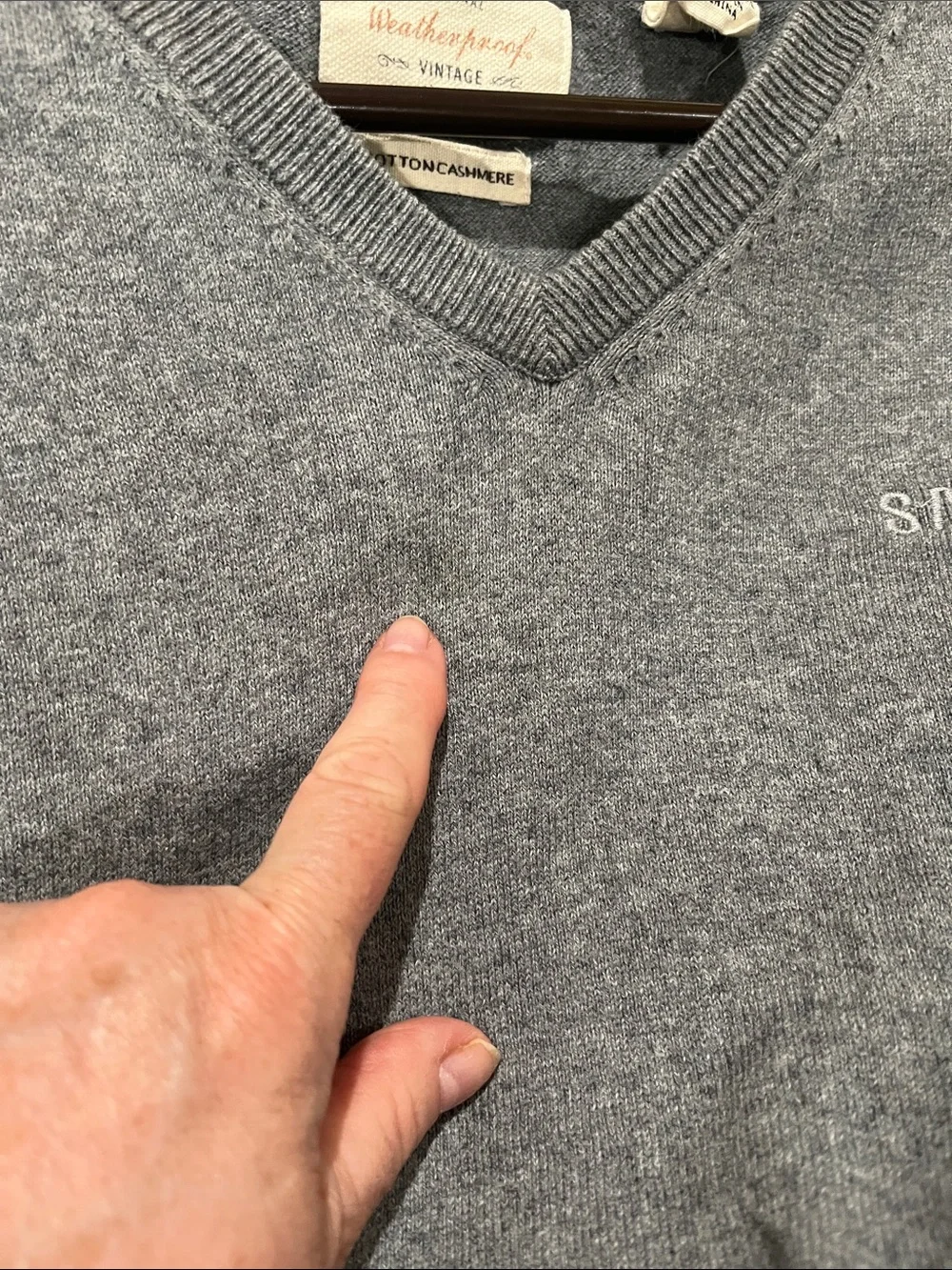 Weatherproof Men's Gray V-Neck Sweater cotton and cashmere